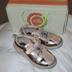 Rosegold shimmer sneakers